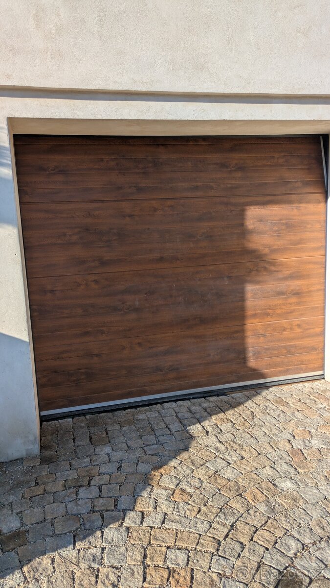 Prodám garážová vrata