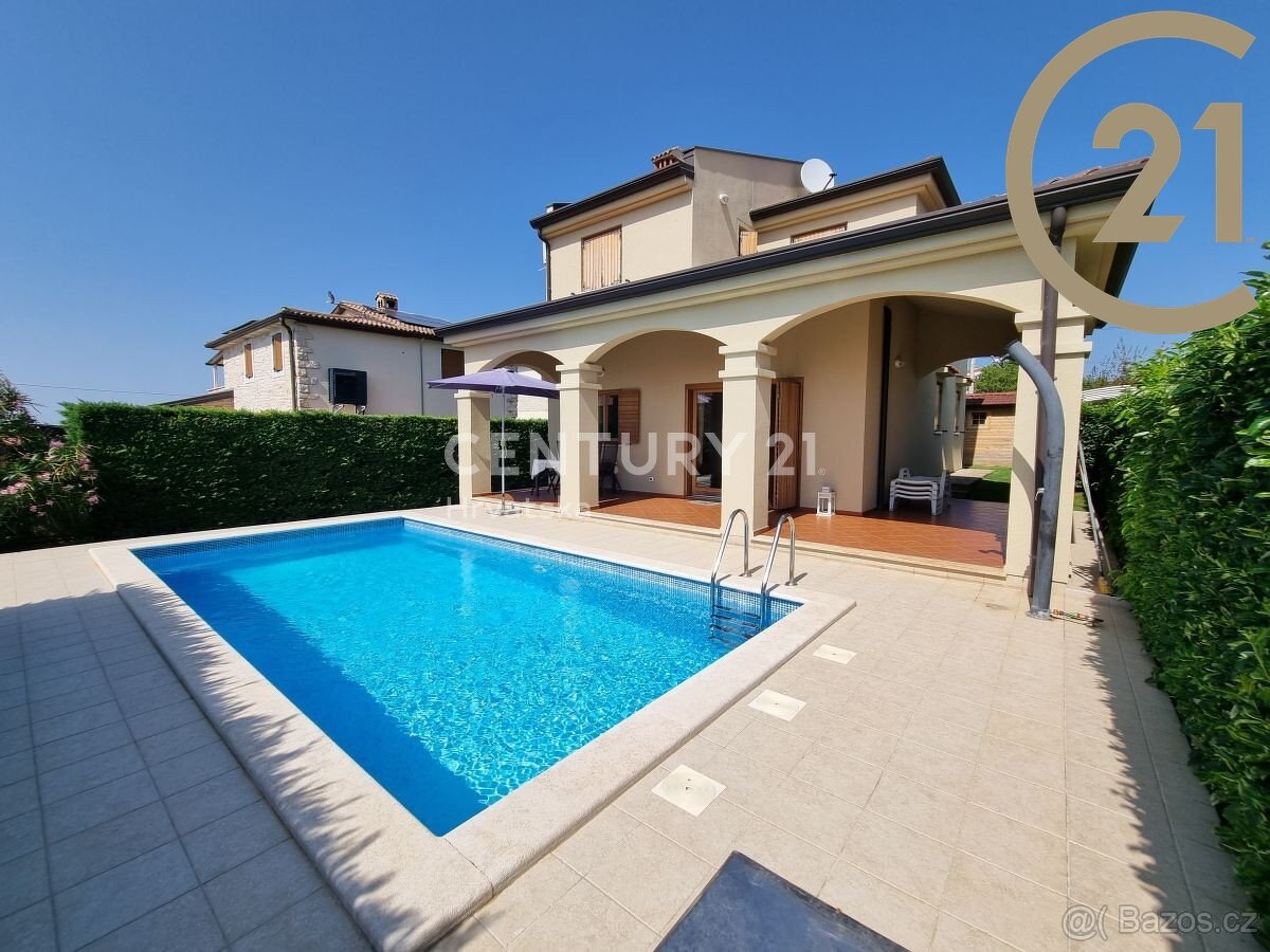 Prodej rodinného domu  (130 m2) s bazénem v chorvatském měst