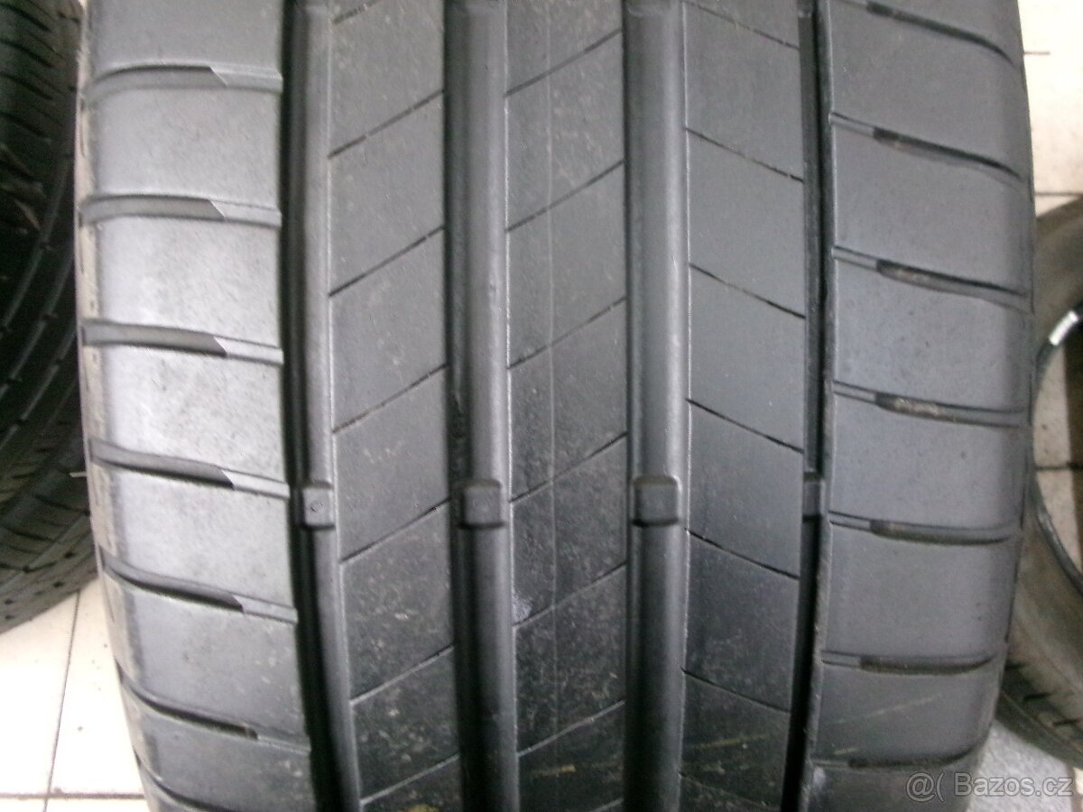 245/45 R19 BRIDGESTONE (5mm) č.14296