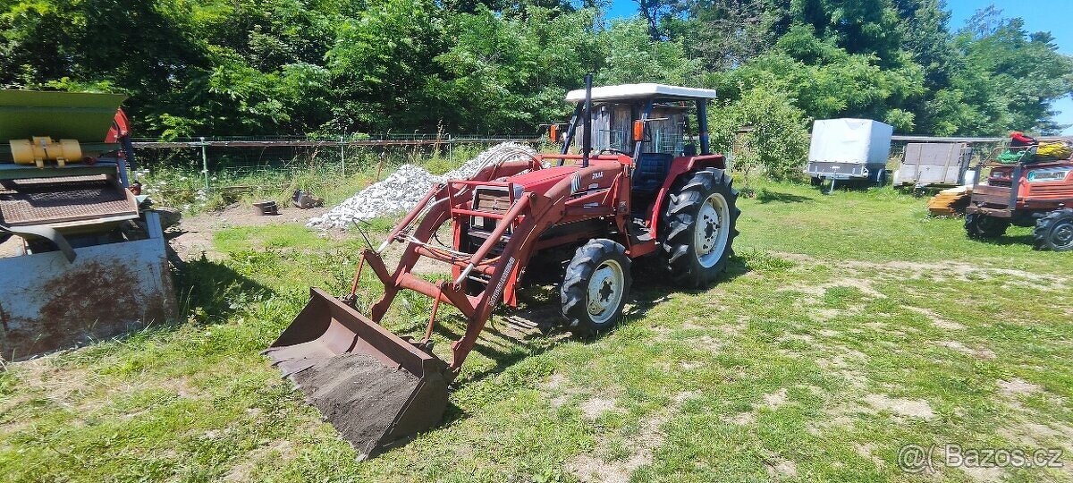 Mitsubishi MT43 4X4 čelní nakladač