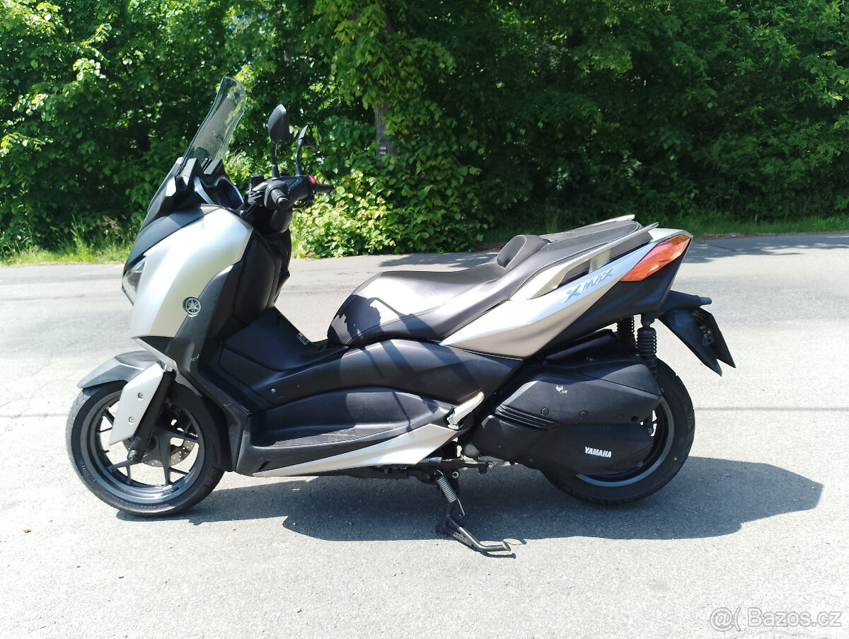 Yamaha X Max 300