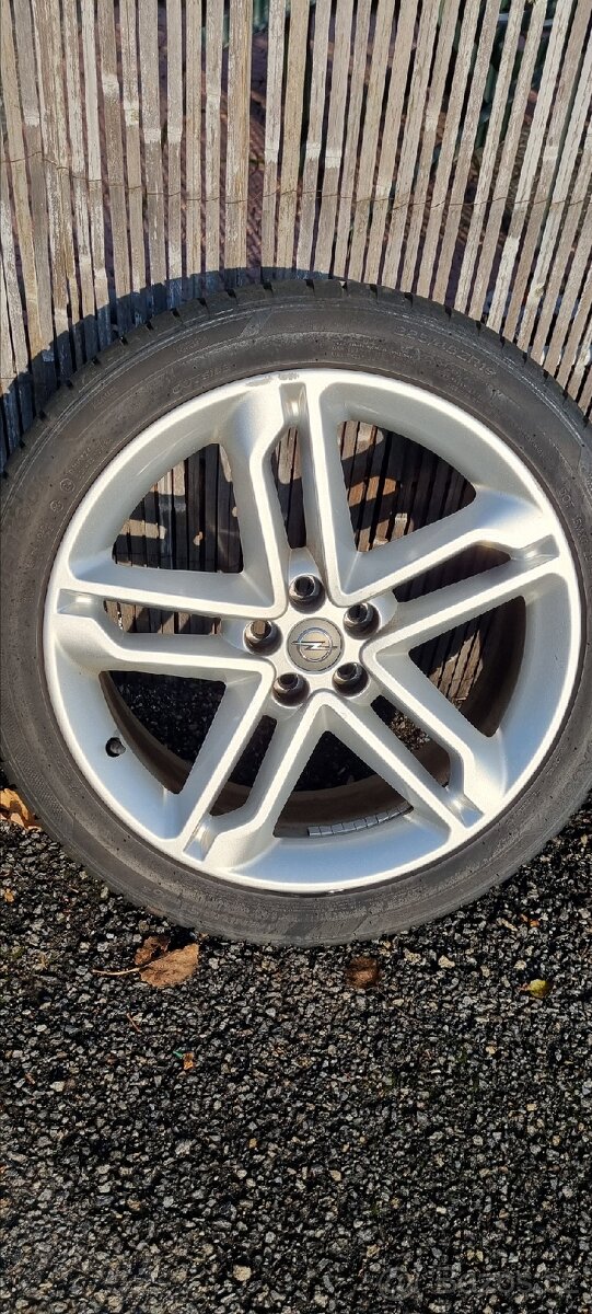 Originál alu sada Opel 19"- 5x105 pneu 225/45-19
