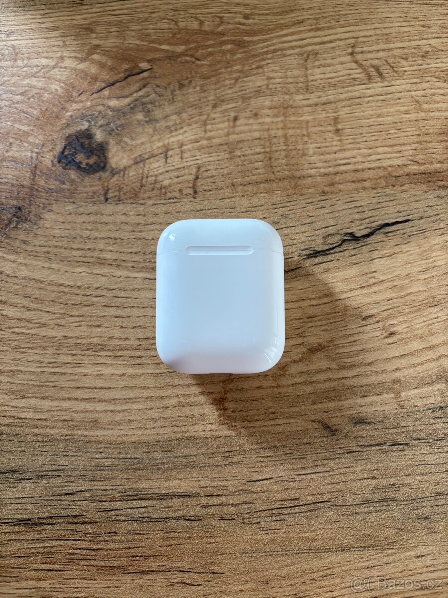 AirPods 2 s Lightning nabíjecím pouzdrem