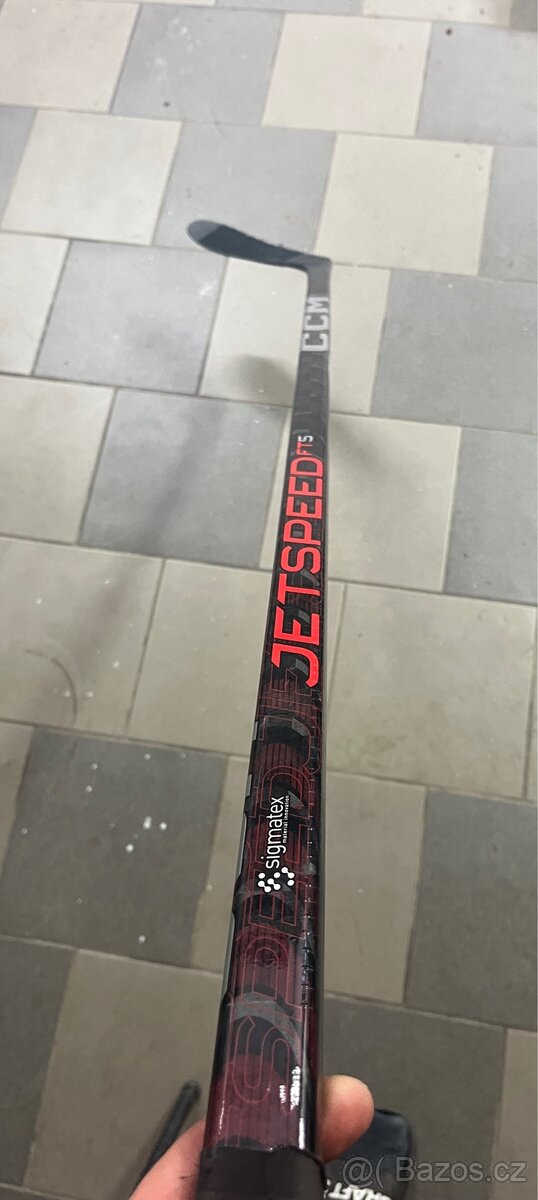 Hokejka CCM Jetspeed FT5 senior P28 LEVÁ 70 flex