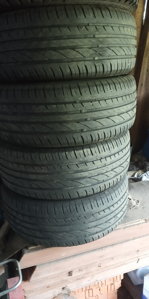 4 ks pneu 215/55 R16 97 W včetně disků 6,5 J x16 H2, ET26