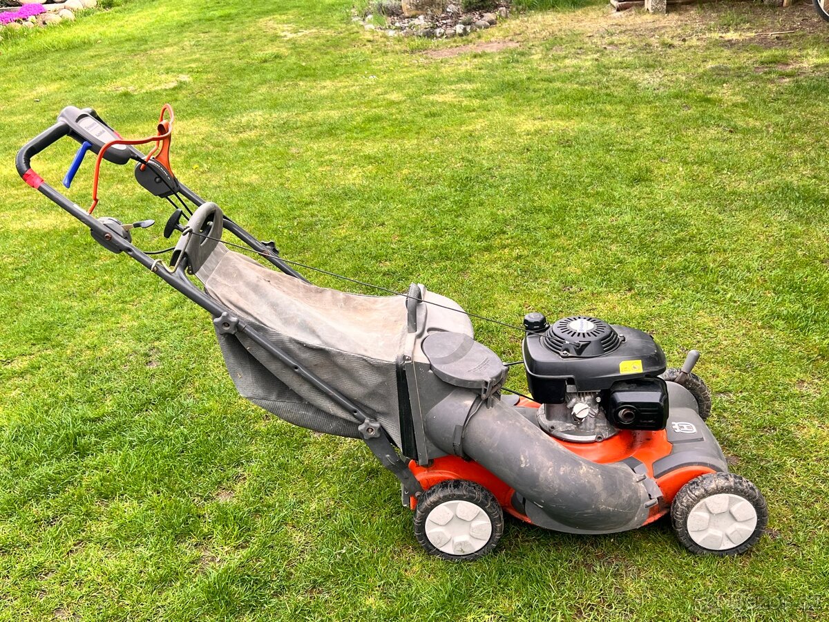 Travní benzínová sekačka Husqvarna