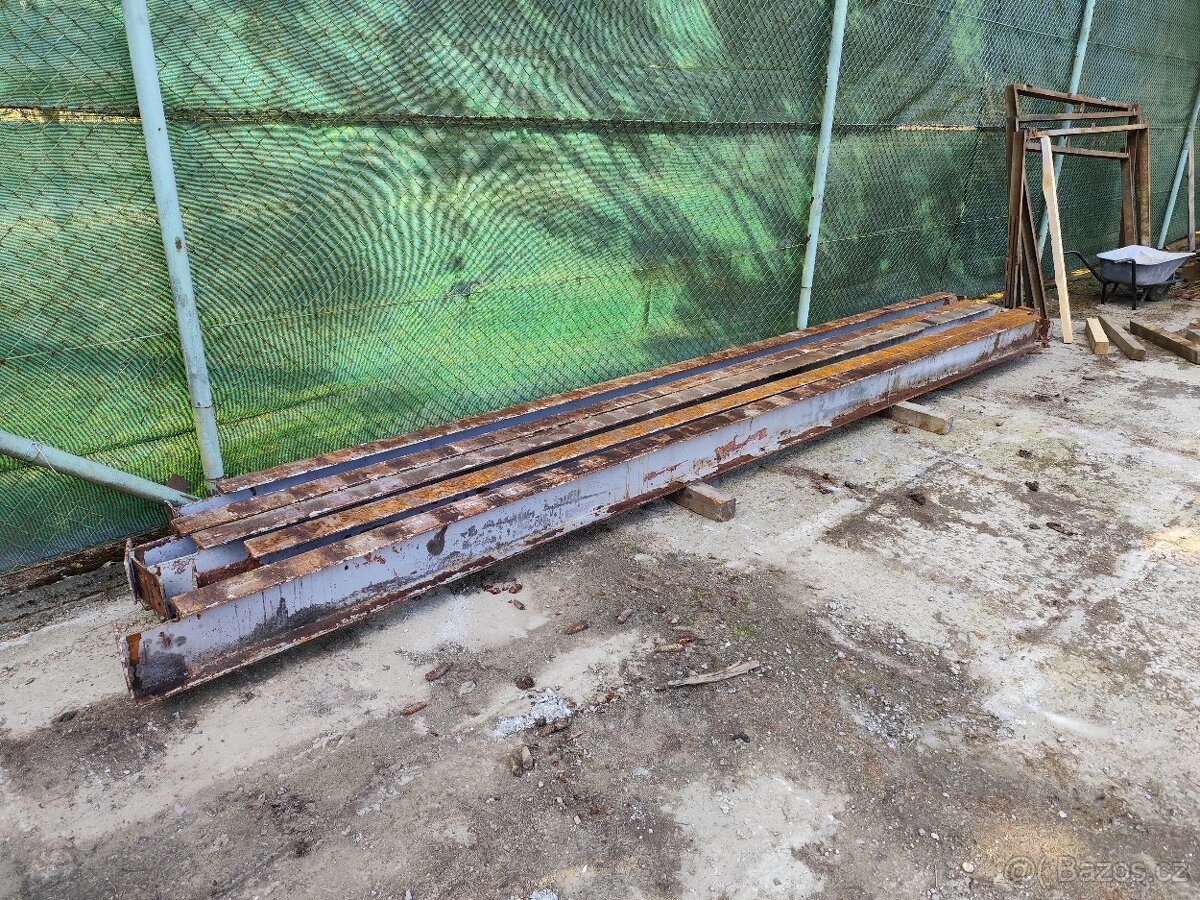 IPN - Traverzy ,íčka 24 cm., délka 560 cm. CELKEM 27 Kusů