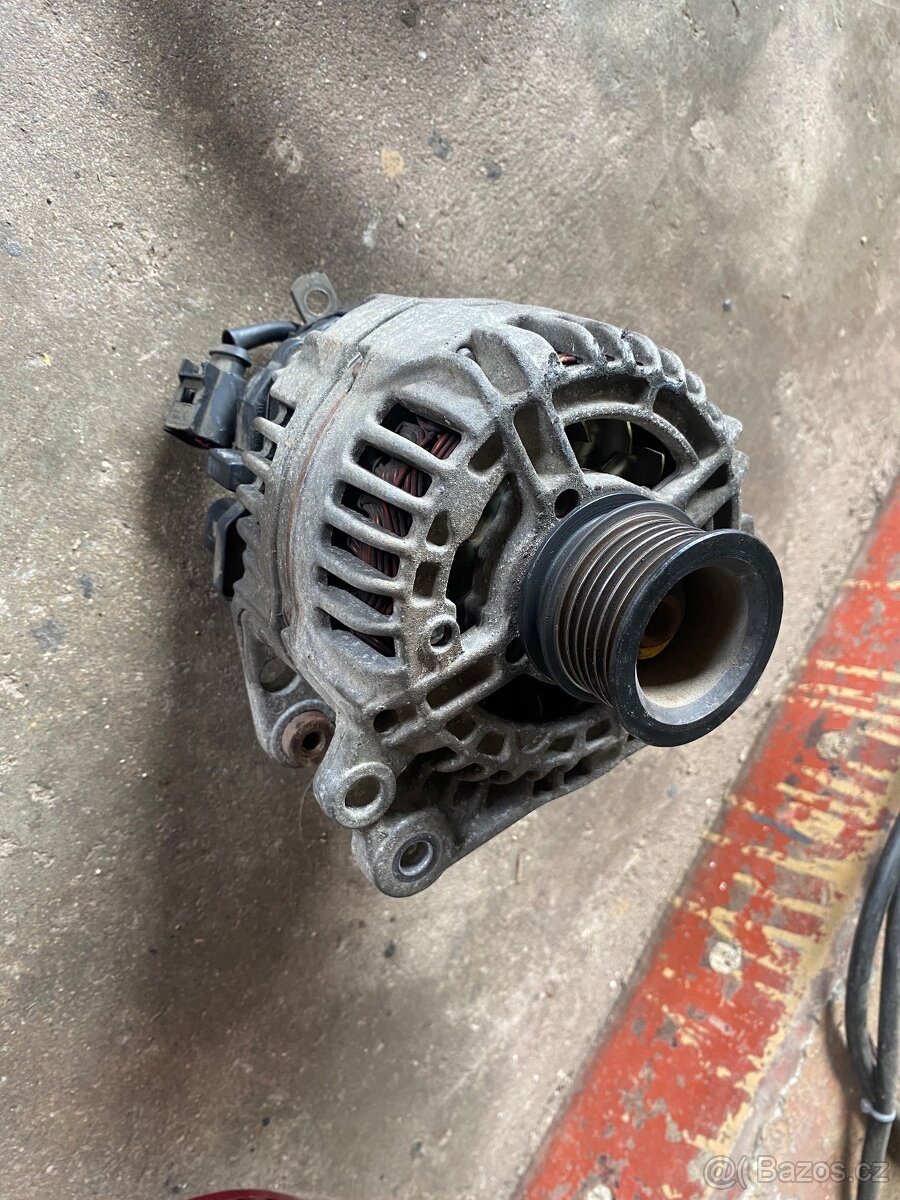 Alternátor VW 90A