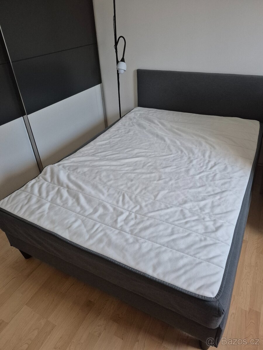 Postel s matrací 160x200cm