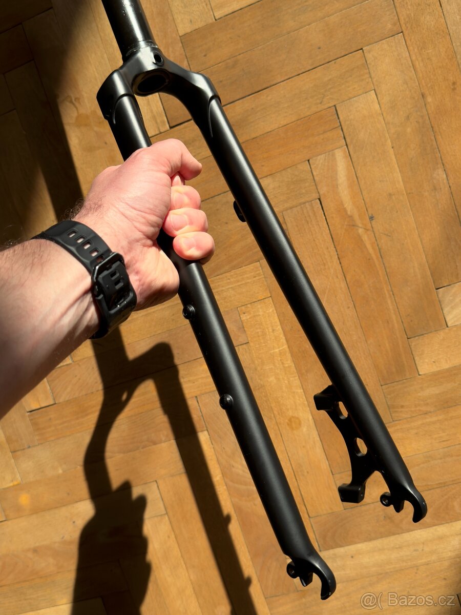 Ocelová vidlice, gravel/silnice_1 1/8"