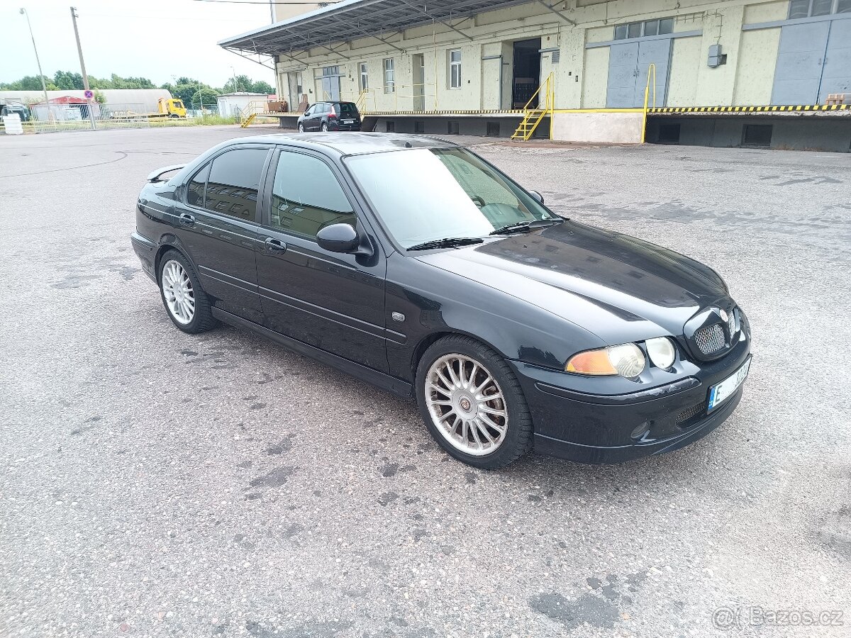 MG ZS 180 2.5 v6 180PS investiční sportovní vůz
