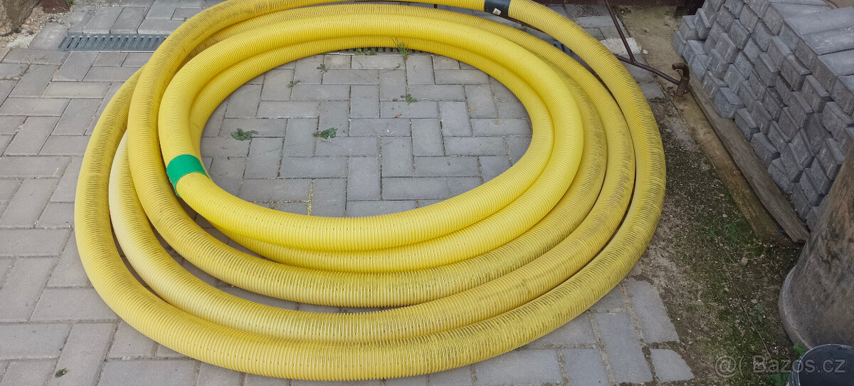 Drenážní trubka plastová