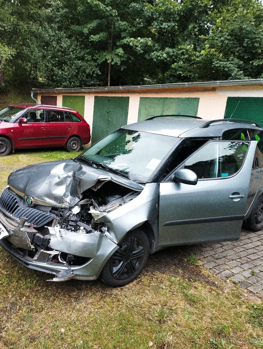 Skoda Roomster 1.2 tsi 2012 na díly