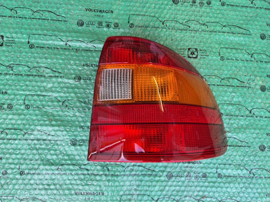 pravé zadní světlo Opel Astra F 90442022 , 1222008