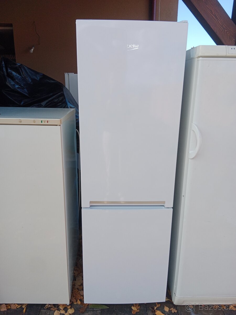 Lednice s mrazakem Beko A++