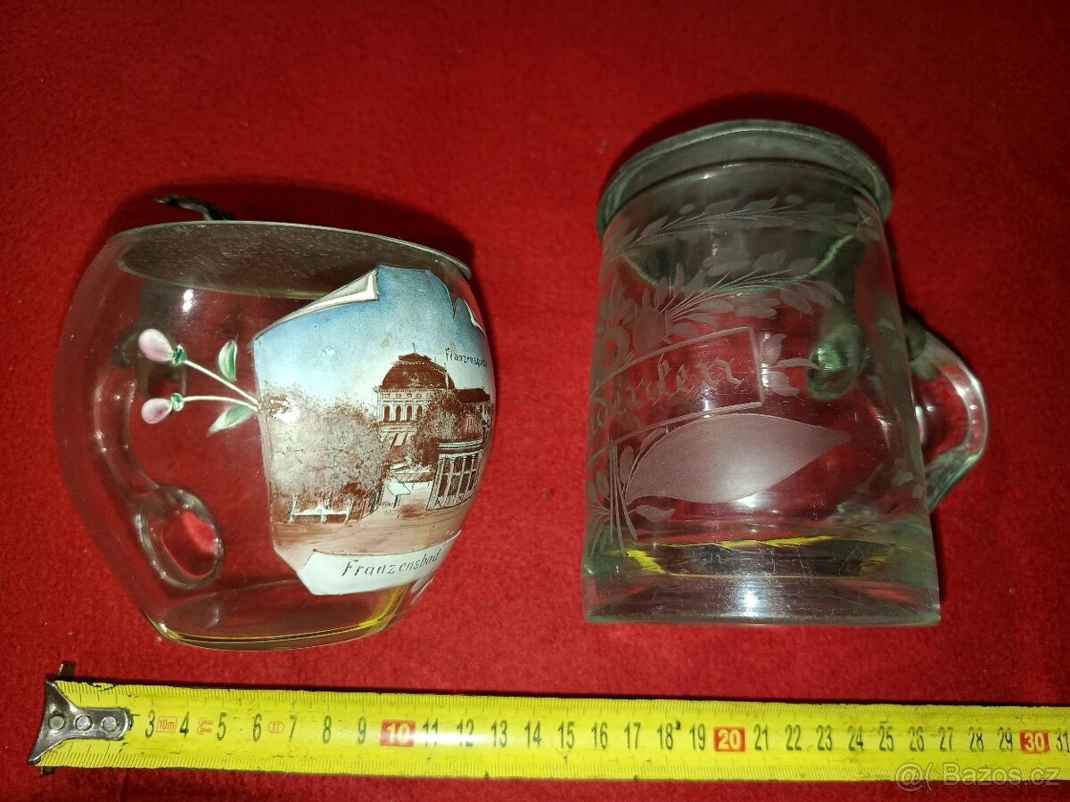 Sklo - korbely, popelníky, karafy, flakony, vázy, grogovky