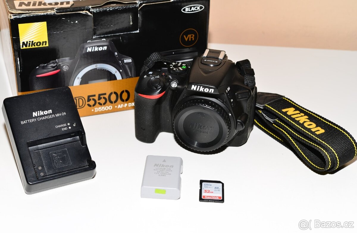 Nikon D5500 + příslušenství ( 11xxx exp.)