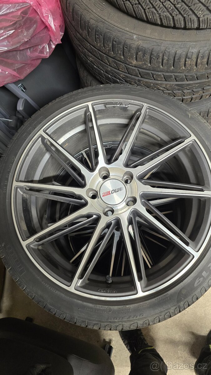 Alu kola R19 Motec, 5x112 letní