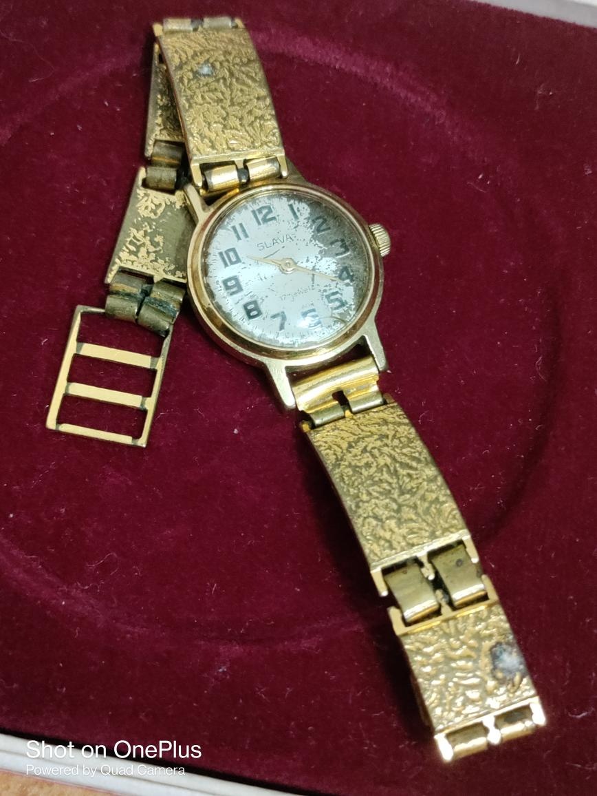 Starožitné dámské hodinky Slava 17 Jewels