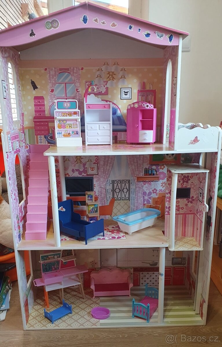Dřevěný domek pro panenky