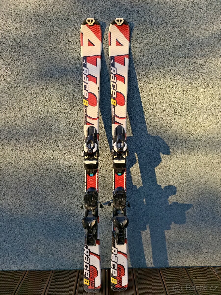 Juniorské sjezdové lyže Atomic Race 8 (130 cm)