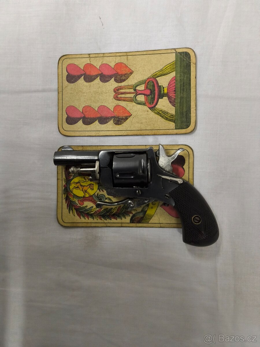 Stary revolver.cat. D.