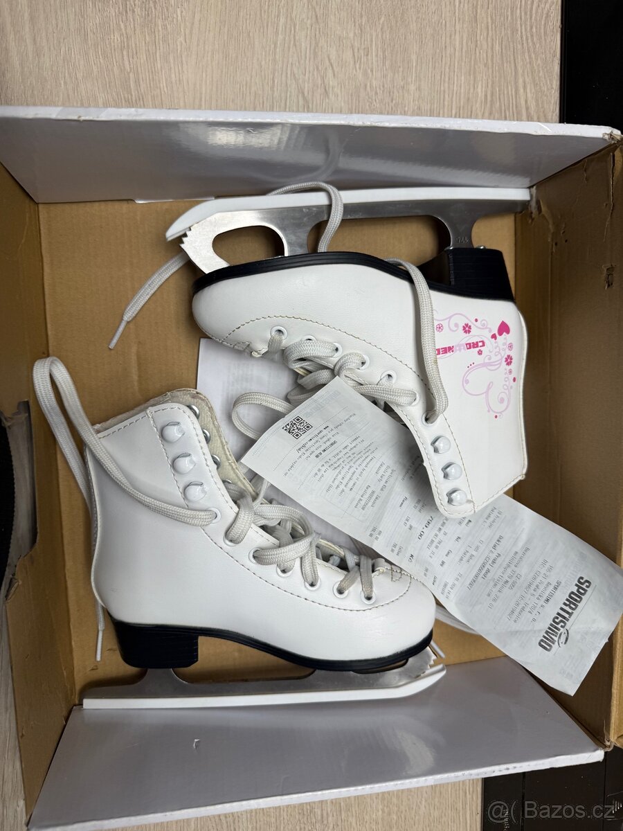 Dívčí brusle na led