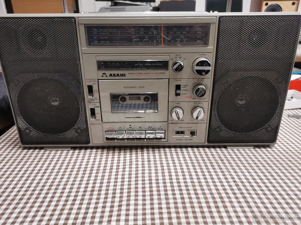 Radiomagnetofon retro