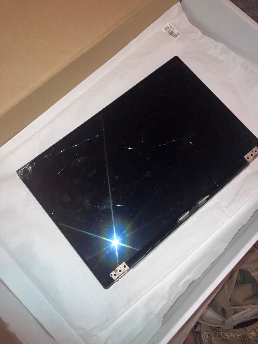 Display Dell XPS 9300 na nahradní díly