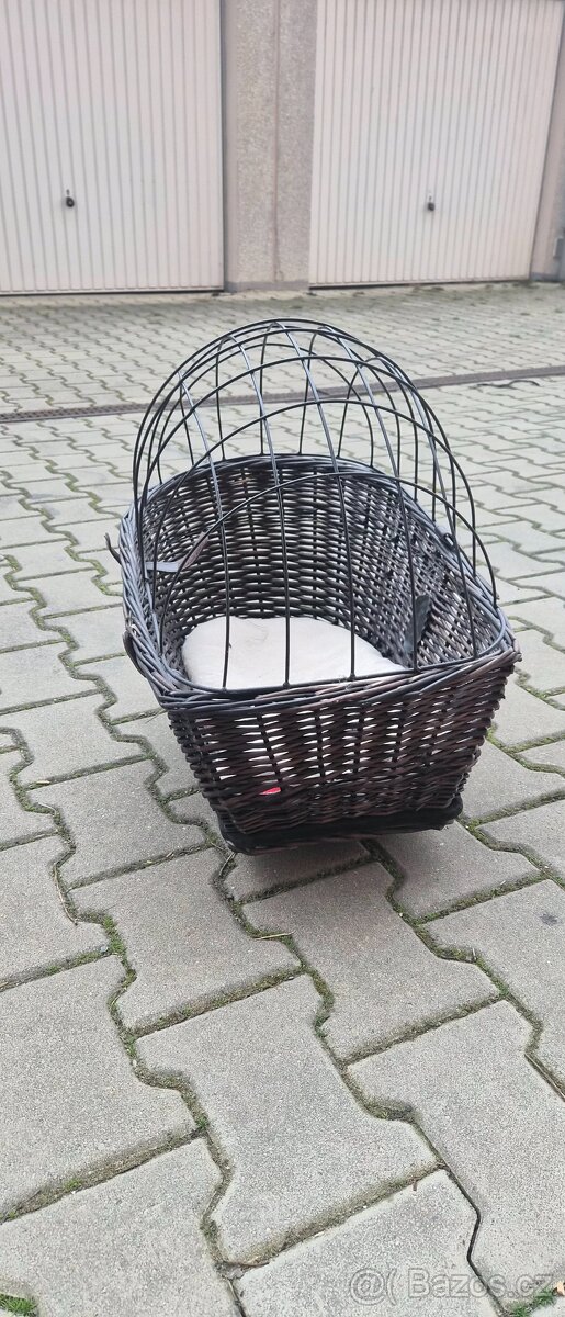 Košík na kolo pro psa