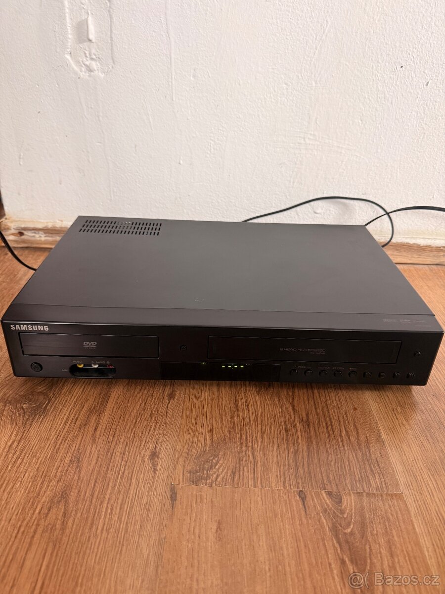 VHS a DVD přehrávač Samsung
