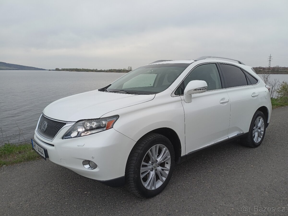 Lexus RX 450h r2011 246tis km, 3,4l 183kwnové STK,tažne