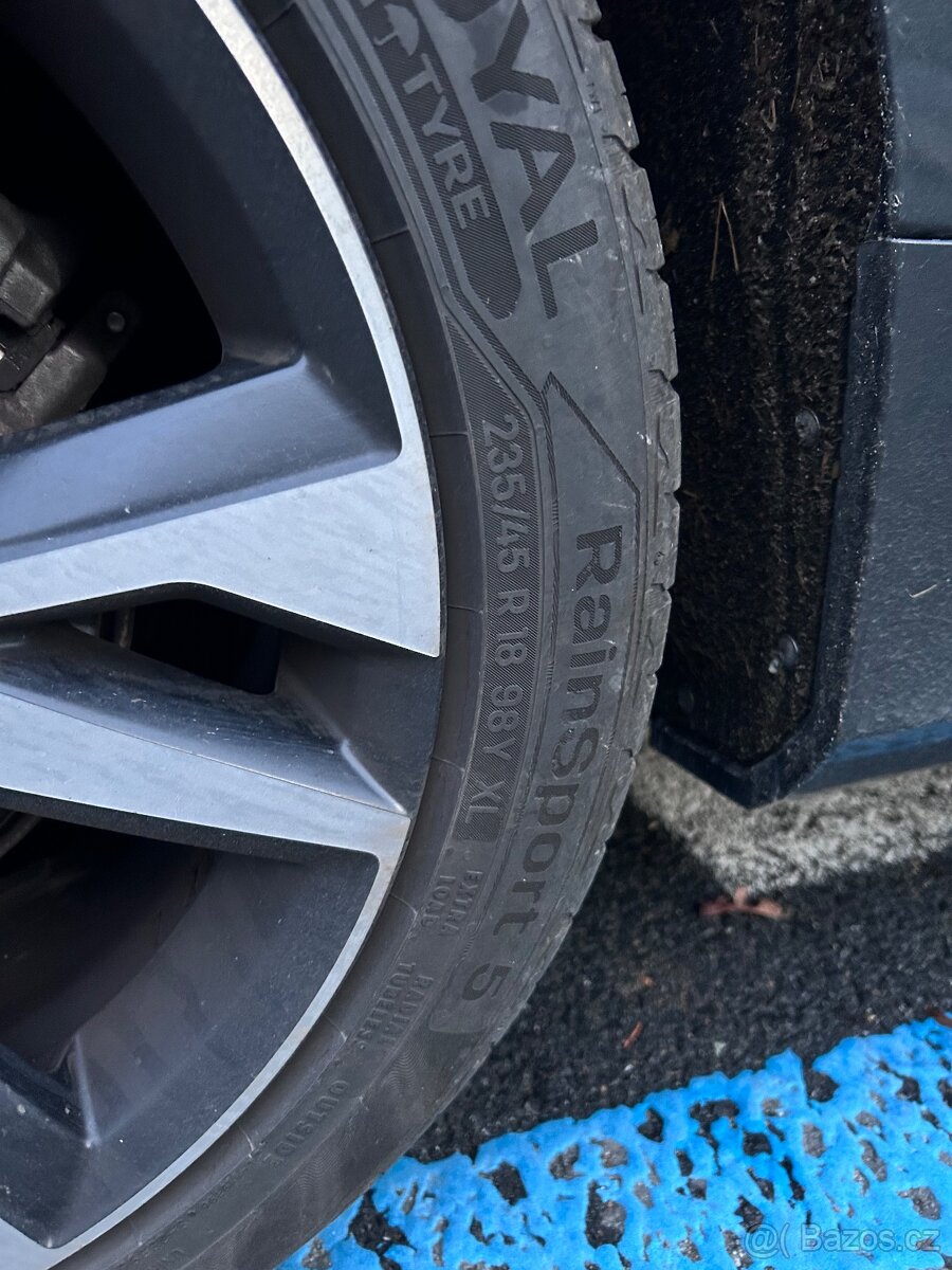 Sada letních pneu 235/45 R18 98Y