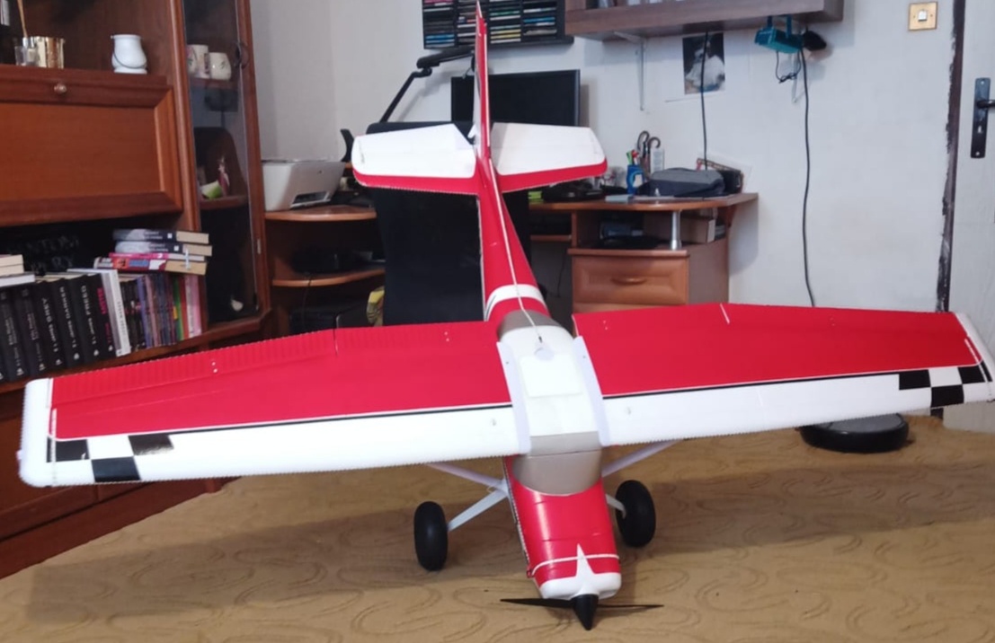 Letadlo Cessna 150T carbon