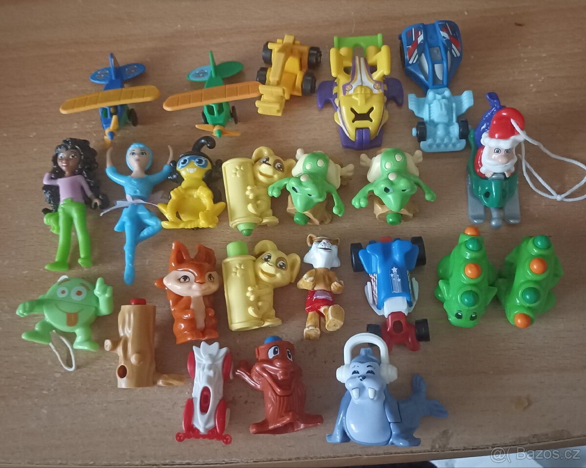 Kinder figurky...