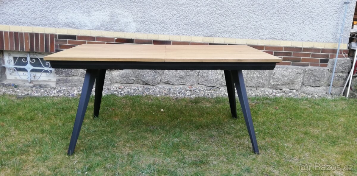 Rozkládací jídelní stůl - City 190 cm