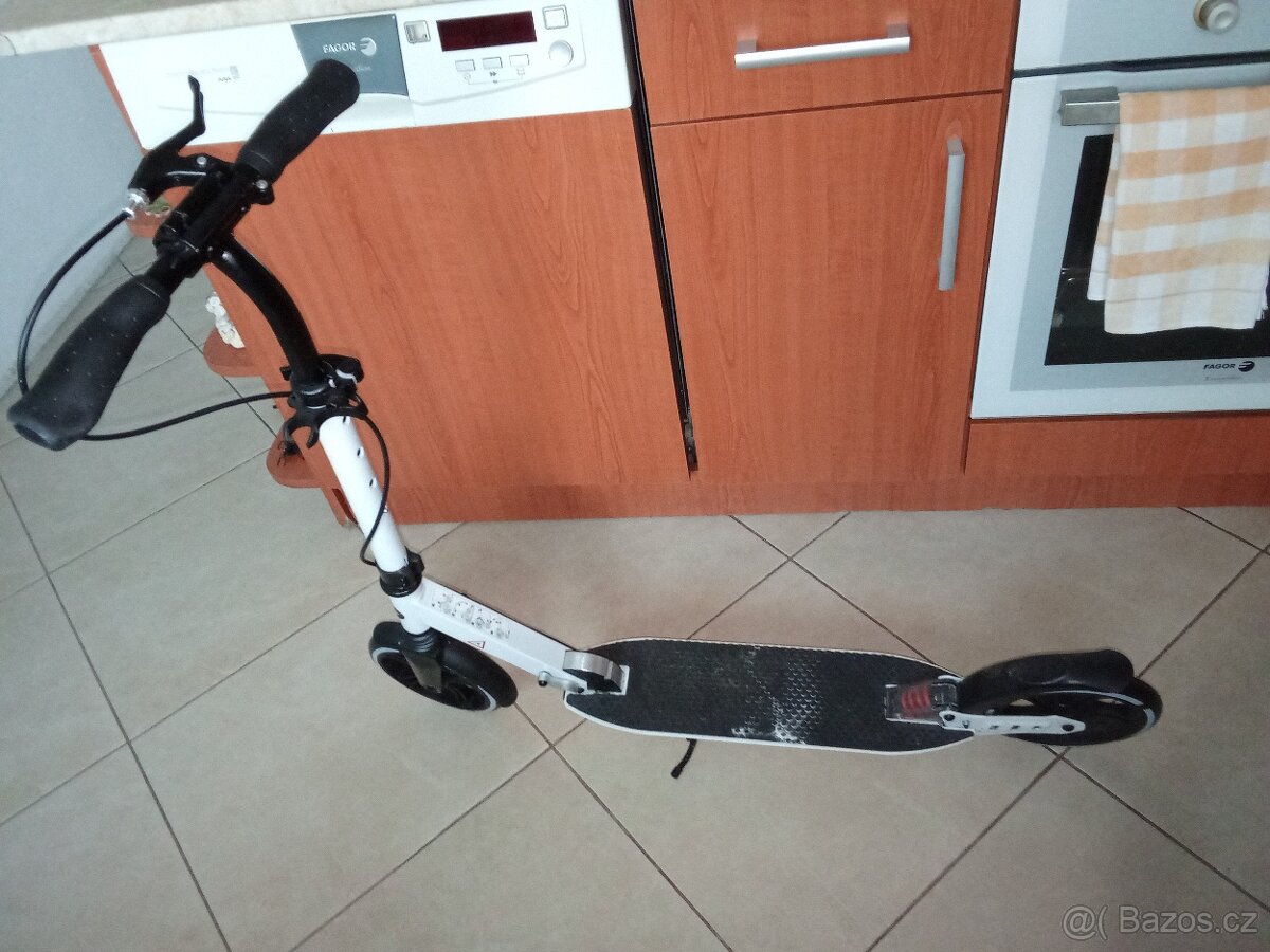 Dětská koloběžka,9-12 let