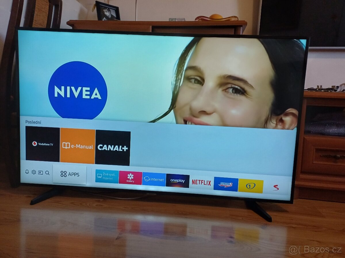 4K Smart TV Samsung UE55NU7092-úhlopříčka 140cm