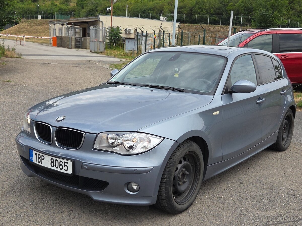 BMW Řada 1, 2,0i ROK 2004 MAX VÝBAVA možné splátky VŠEM