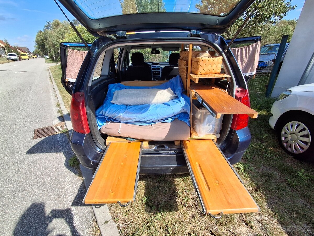 Obytná vestavba, dřevo, Peugeot 307 Combi