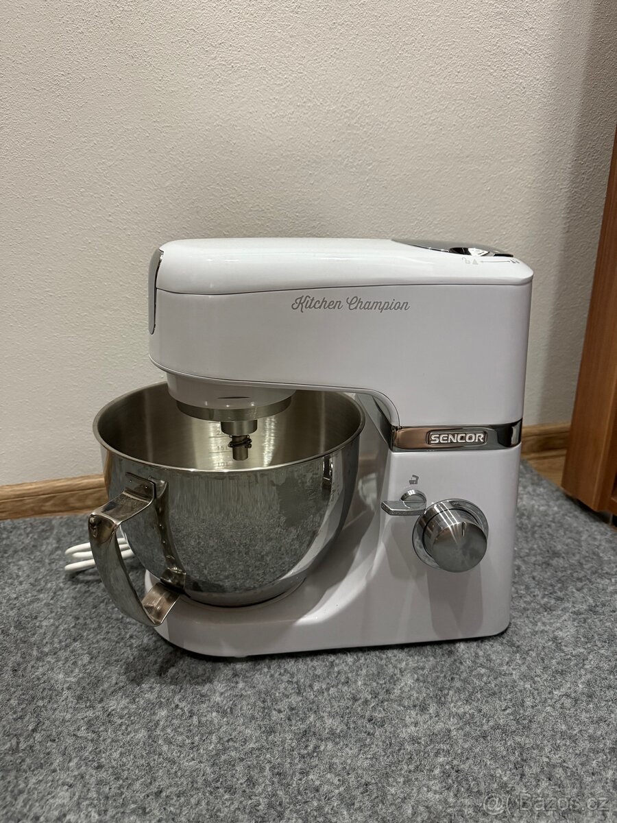 Celokovový kuchyňský robot Sencor STM 6350WH