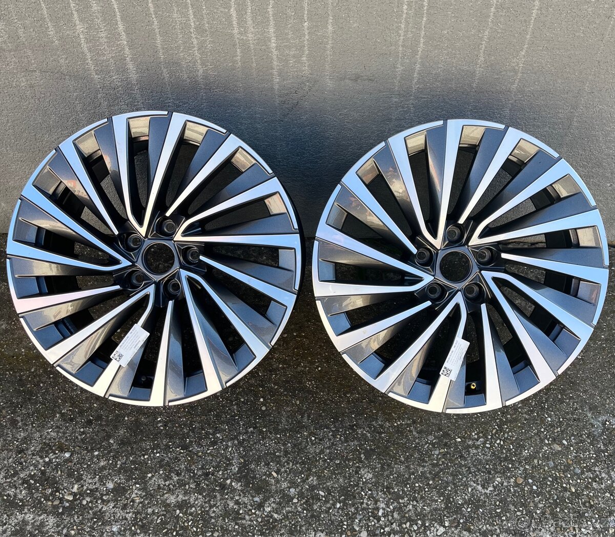18´´ NEW Škoda Superb Nove Original R18 5x112 3P0601025F