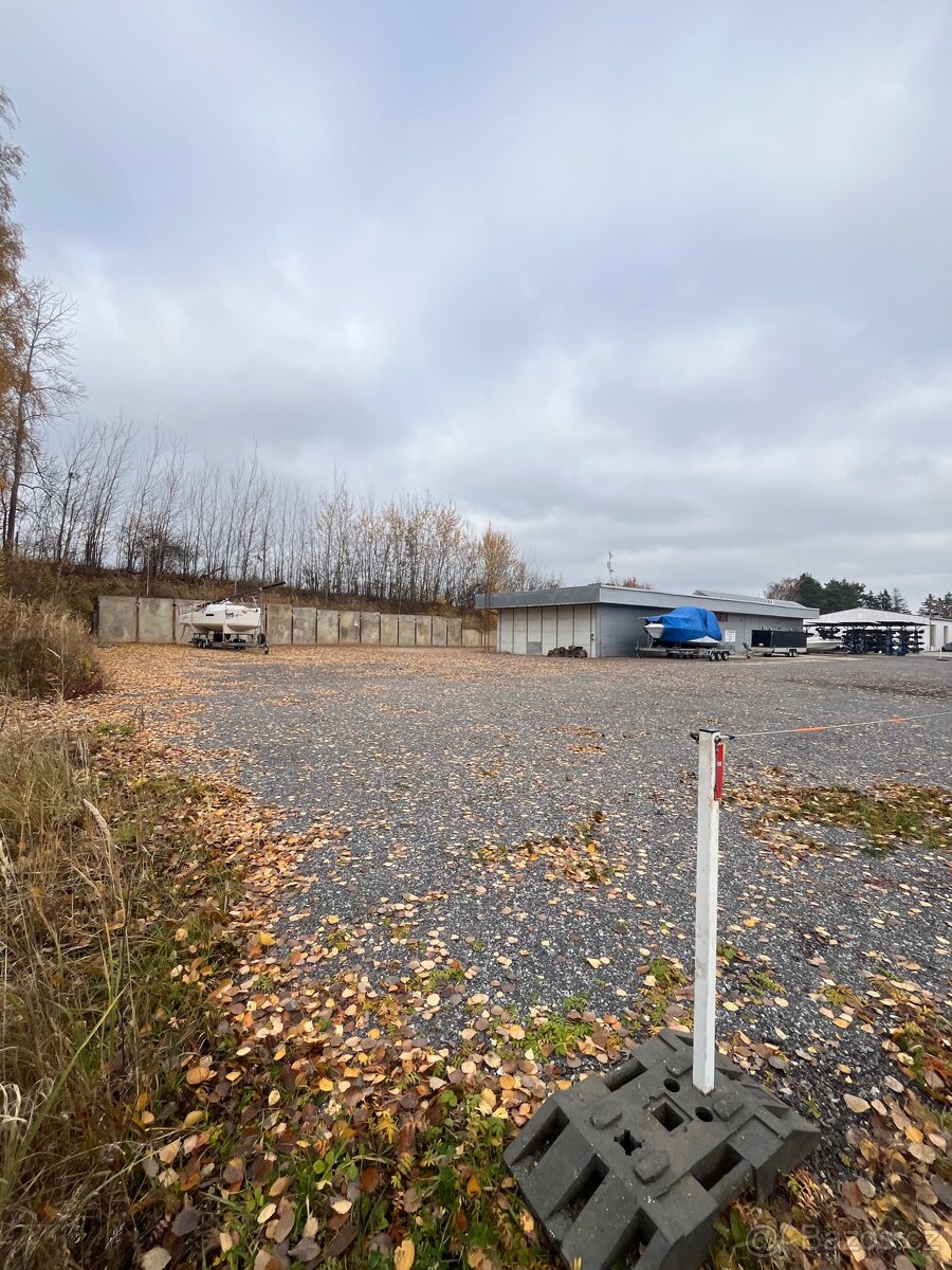 Pronájem parkovacích míst  Lišov