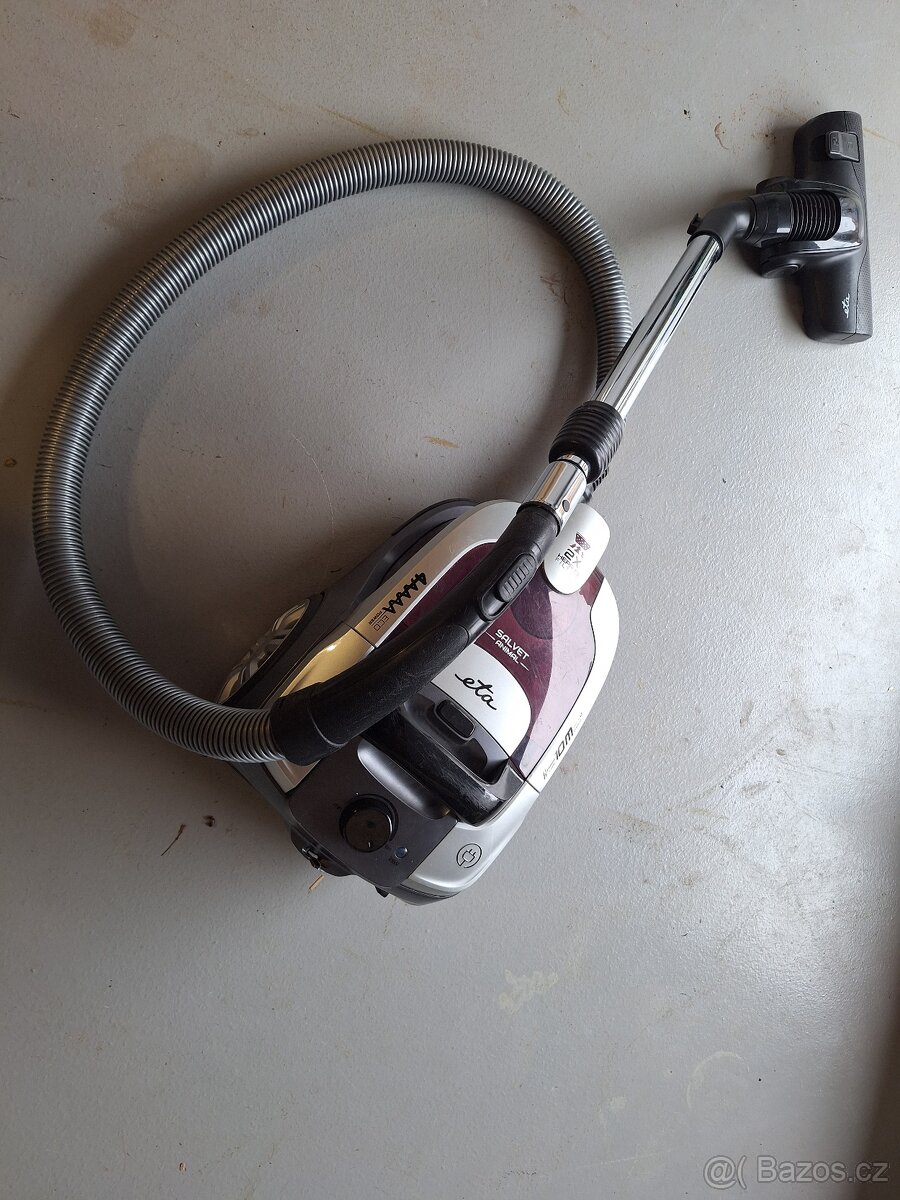 ETA Salvet Animal - bezsáčkový vysavač