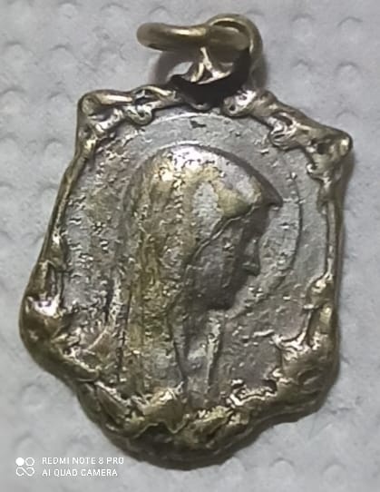 Starožitný secesní francouzský přívěšek