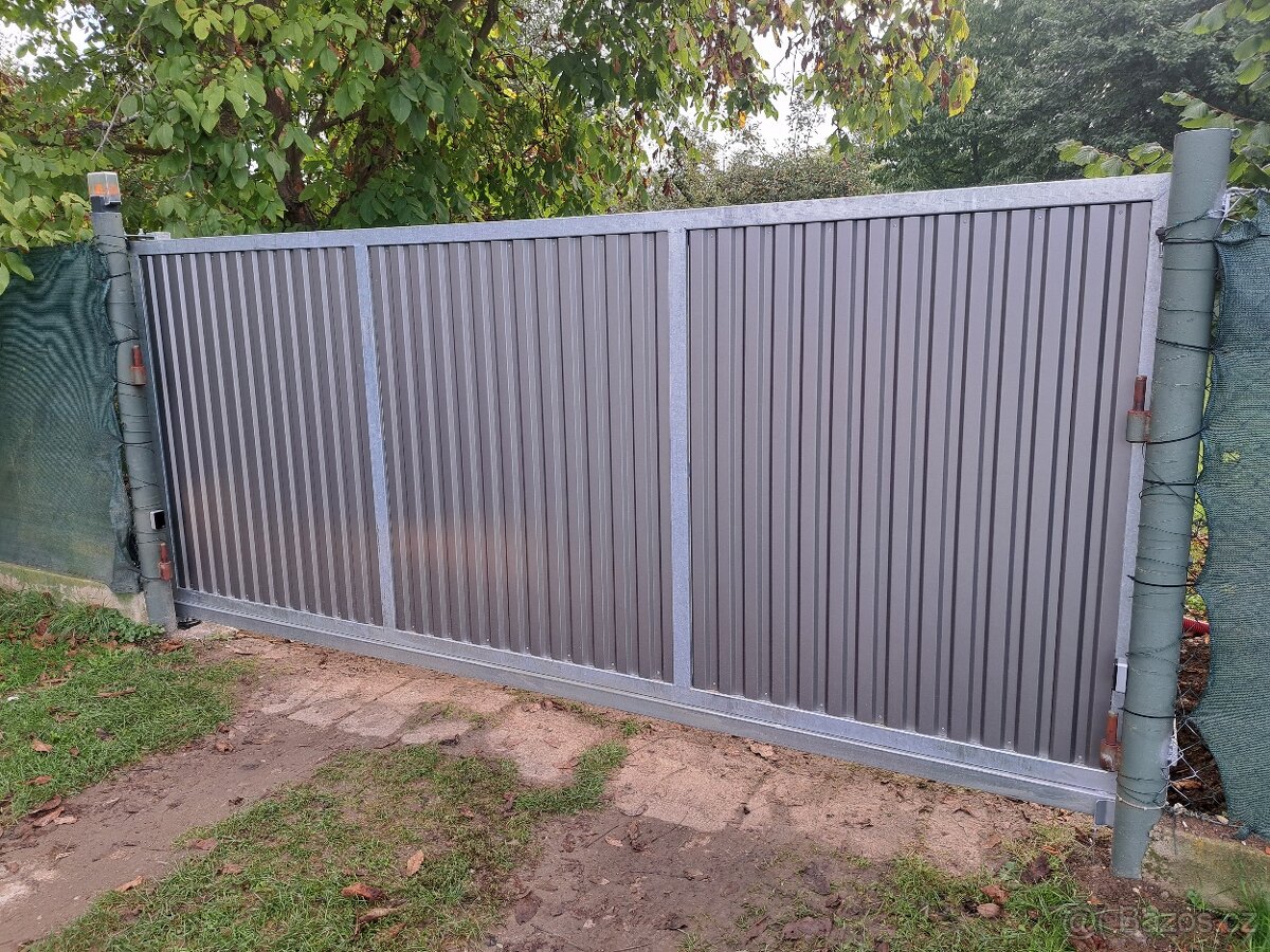 Samonosná posuvná brána