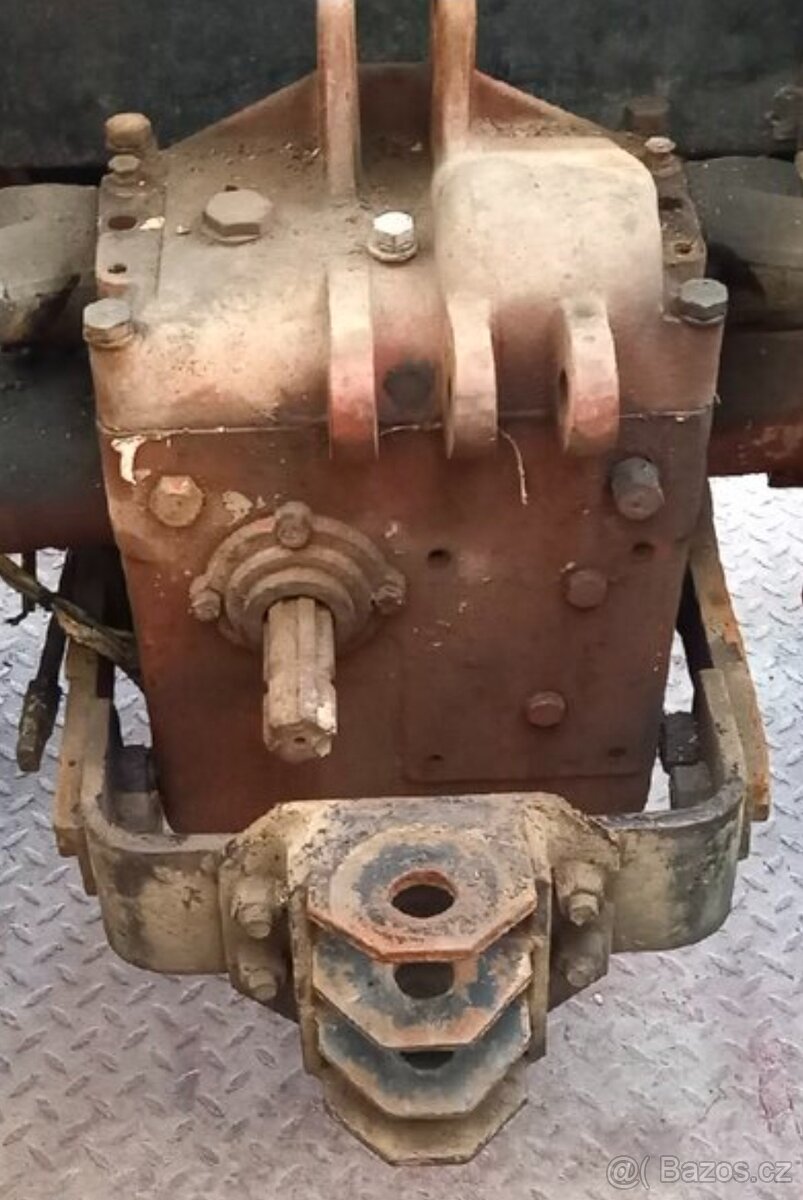 Koupím na Zetor 25 A K etážový závěs