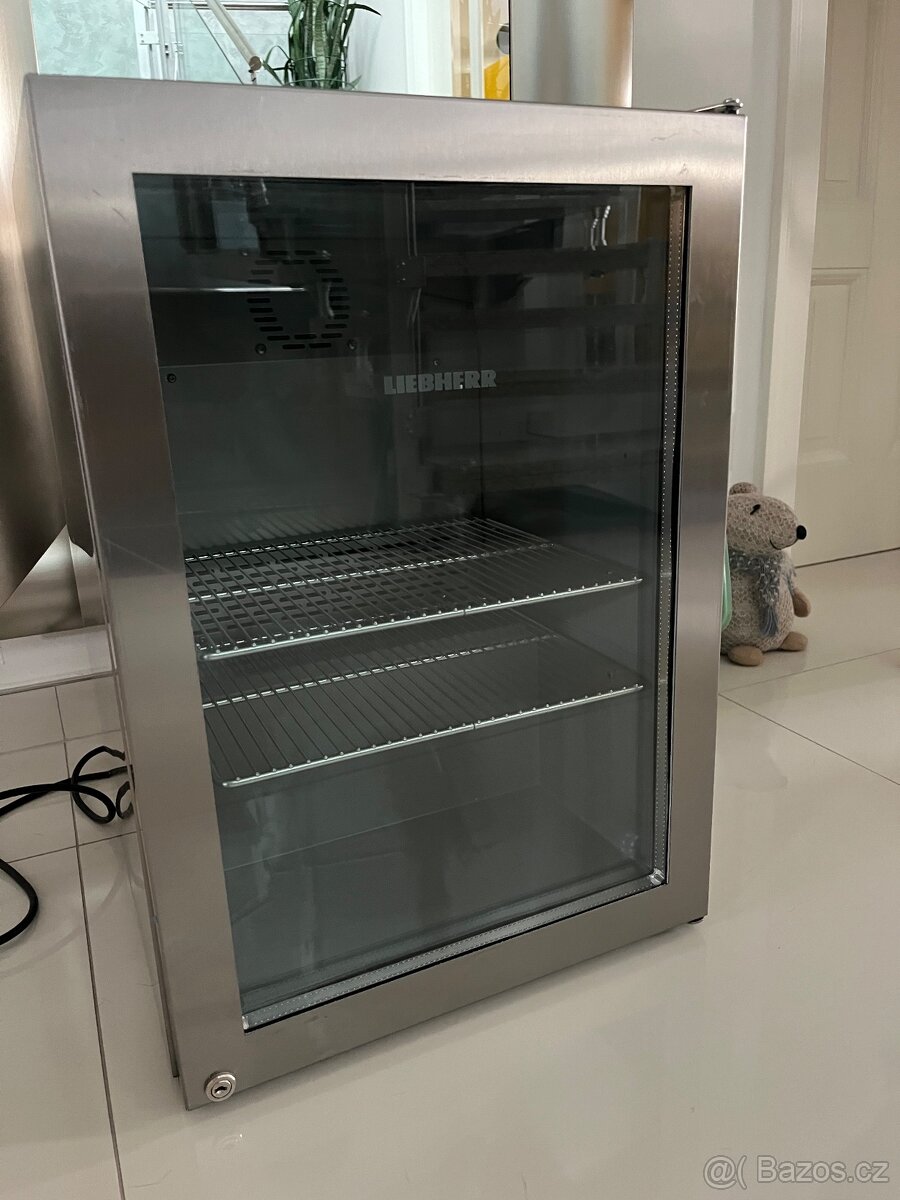 Lednice na plechovky Liebherr