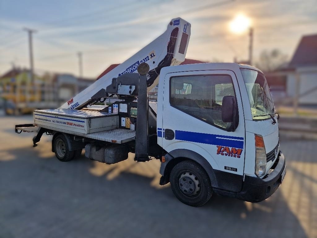 Autoplošina Nissan Scorpion 2312 XL