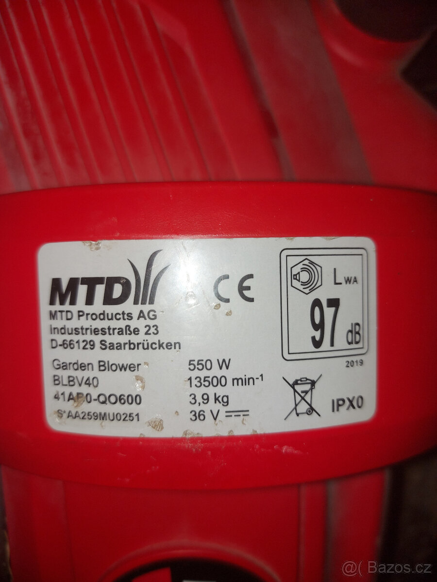 Vysavač + foukač listí MTD